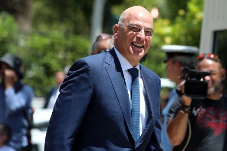 Greek presidential election: Γιατί ο Δένδιας το ξεκόβει τελείως για την Προεδρία