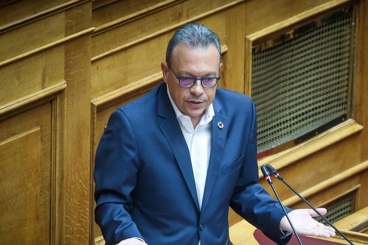 SYRIZA-PA: Δύσκολες ασκήσεις για τον ΣΥΡΙΖΑ στη Βουλή