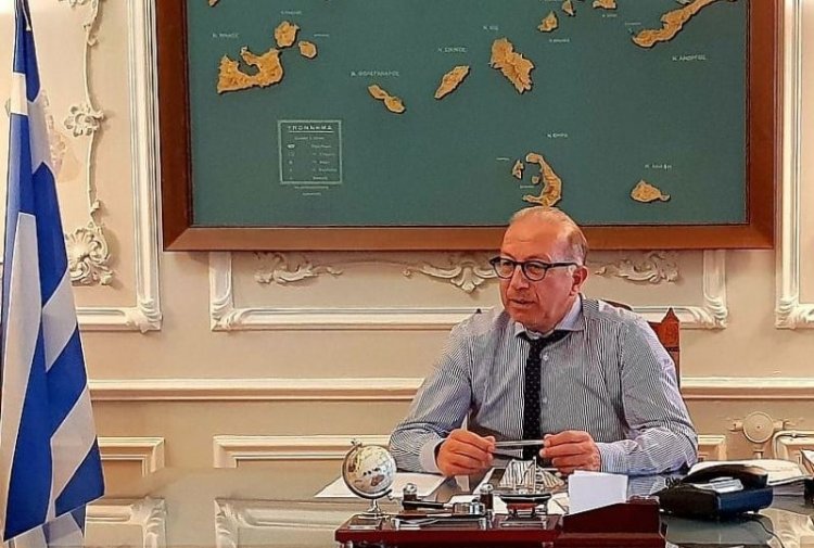 Joyeux Noël! Μήνυμα του Αντιπεριφερειάρχη Κυκλάδων Γιώργου Λεονταρίτη για τα Χριστούγεννα