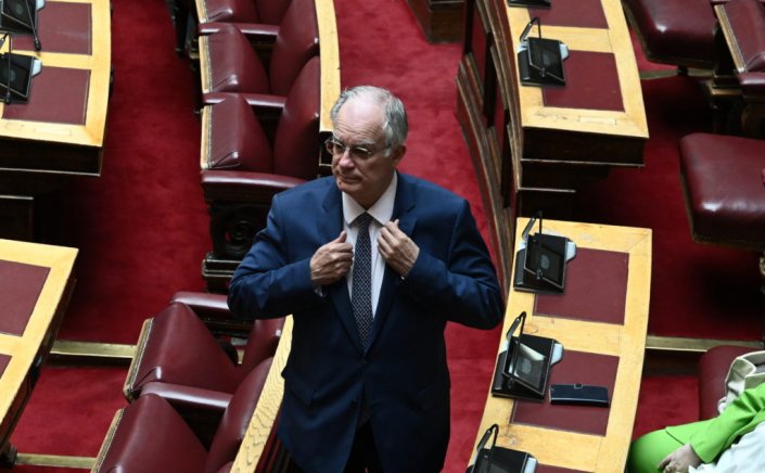 Greece presidential election: «Τηρήθηκε η παράδοση!! Από εκσυγχρονιστική κυβέρνηση δεξιός Πρόεδρος»