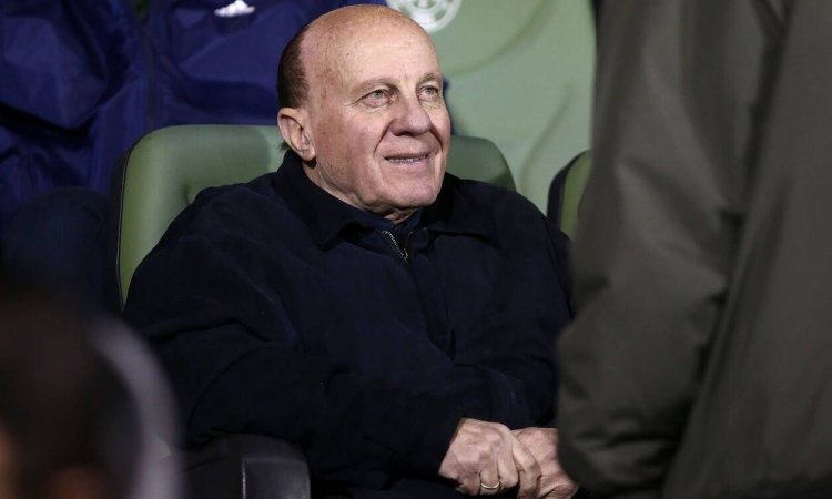 Δύσκολες ώρες για τον Μίμη Δομάζο - Ο «Στρατηγός» υπέστη επεισόδιο, γίνονται προσπάθειες ανάνηψης