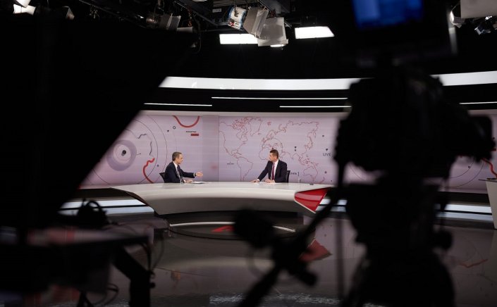 Politics & current affairs: Η μεγάλη μάχη της Κεντροαριστεράς - Οι πρώτες διαβουλεύσεις για την πρόταση μομφής - Πιο γρήγορα τη θέλει ο ΣΥΡΙΖΑ