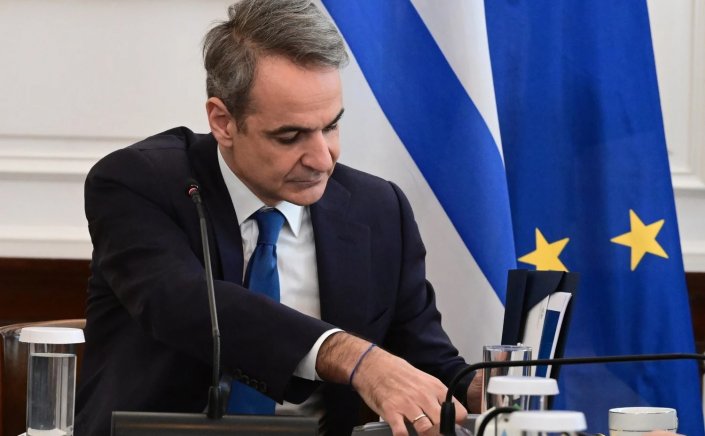 Politics & current affairs: Το Μαξίμου και οι αιφνιδιαστικές εκλογές