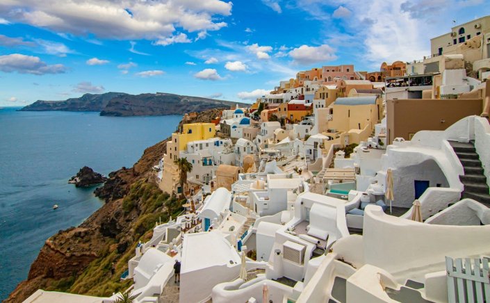 Santorini earthquakes - Die Welt: «Απίθανη μία ηφαιστειακή έκρηξη στη Σαντορίνη» - Τι εκτιμά ο γεωφυσικός Κρίστιαν Χίμπσερ