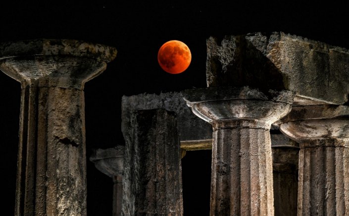 Bloody Worm Moon: Έρχεται το «Ματωμένο Φεγγάρι του Σκουληκιού»!! Πώς πήρε το όνομά της η πανσέληνος του Μαρτίου & Πότε θα είναι ορατό!!