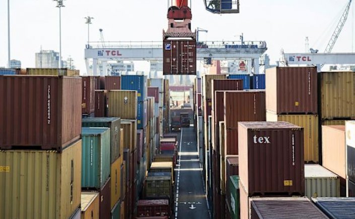 EU Plans Concessions:  Η ΕΕ αντί για αντίποινα σχεδιάζει....  παραχωρήσεις στον Τραμπ μετά το χτύπημα των αμοιβαίων δασμών [Bloomberg]