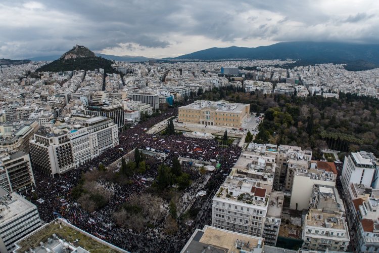 Politics & current affairs: Μπροστά σε ένα νέο 2011; Η χώρα αλλάζει σελίδα!!