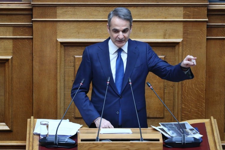 PM Mitsotakis: Με συνταγματική αναθεώρηση άρση της μονιμότητας στο Δημόσιο [Video]