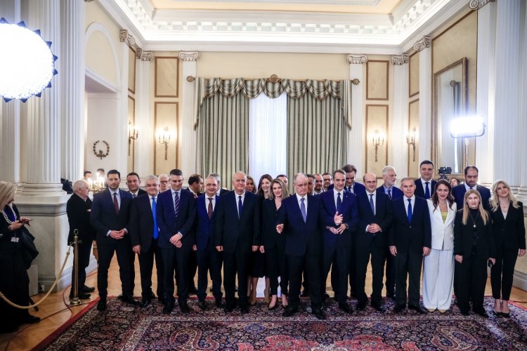 Greece’s New Government: Η μεγαλύτερη κυβέρνηση της μεταπολίτευσης!! Ολόκληρος στρατός οι μετακλητοί - 62 τα  μέλη του νέου κυβερνητικού σχήματος!!