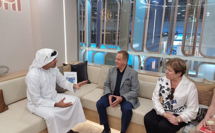 Συνάντηση Bεpώvη - Σεΐχη Issam Kazim: Στο επίκεντρο οι περαιτέρω προοπτικές τουριστικής συνεργασίας