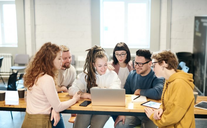 Tax Documentation: Πότε η Εφορία θεωρεί τεκμήριο τα παιδιά για τους γονείς!!