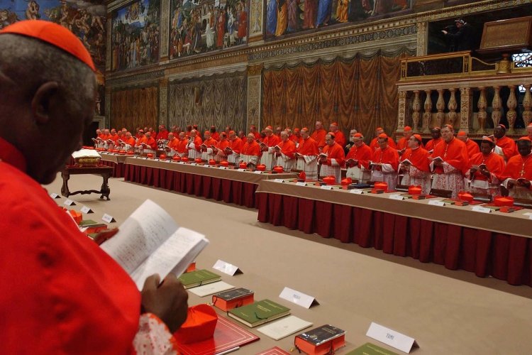 Cardinals meet for first vote on new Pope: Κονκλάβιο!! Οι καρδινάλιοι εκλέγουν νέο πάπα - Η  πρώτη ψηφοφορία [Δείτε Live]
