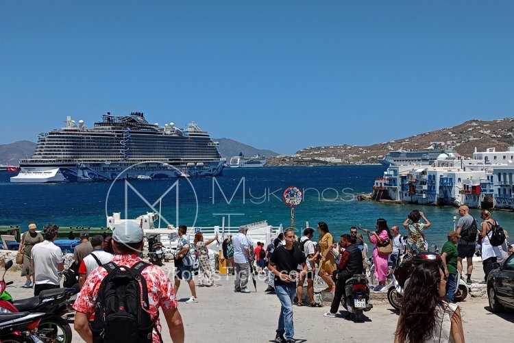 Fee for Cruise Passengers: Έρχεται το “χαράτσι” για τους τουρίστες!! Τέλη αποβίβασης 20 ευρώ σε Μύκονο και Σαντορίνη για επιβάτες κρουαζιέρας από 1η Ιουλίου!!