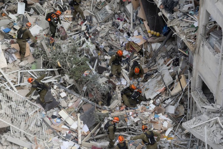 Israel - Iran war Updates: Βιβλική καταστροφή από Ιρανικούς πυραύλους και προειδοποίηση IDF στους αμάχους του Ιράν!! Απάντηση Τελ Αβίβ σε ενεργειακούς στόχους του Ιράν!!