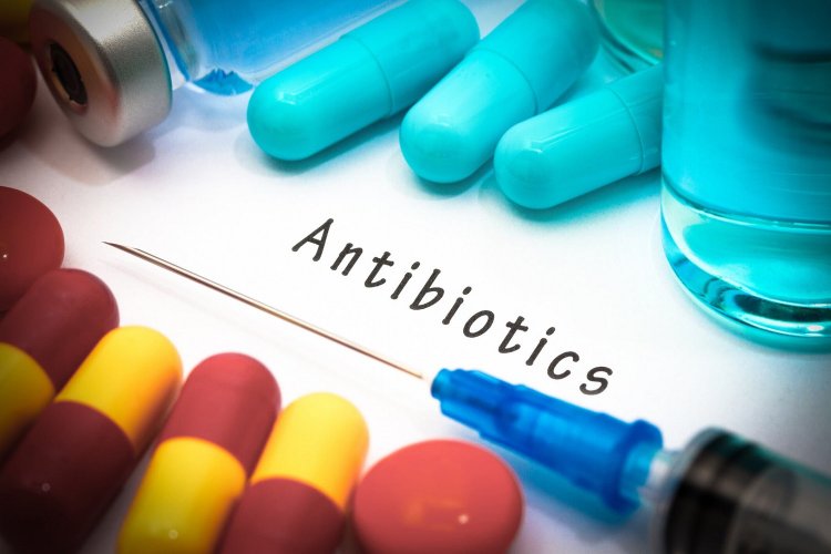 Antibiotic prescribing: Συνταγογράφηση λιγότερων αντιβιοτικών η λύση για τα υπερβακτήρια