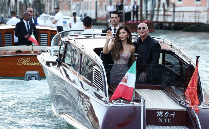 Xpήστos Bεpώvηs: Τι θα έκανα αν ο Τζεφ Μπέζος και η Λορίν Σάντσεζ επέλεγαν τη Μύκονο για να παντρευτούν;