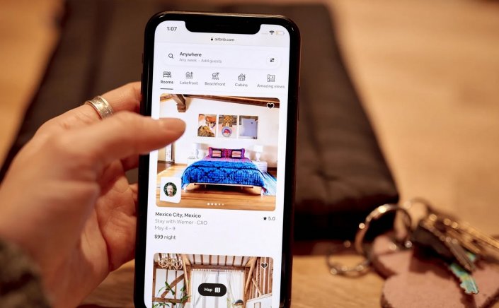 Airbnb Demand in 2025: Με αύξηση 12% “τρέχει” η ζήτηση για Airbnb τον Αύγουστο στην Ελλάδα
