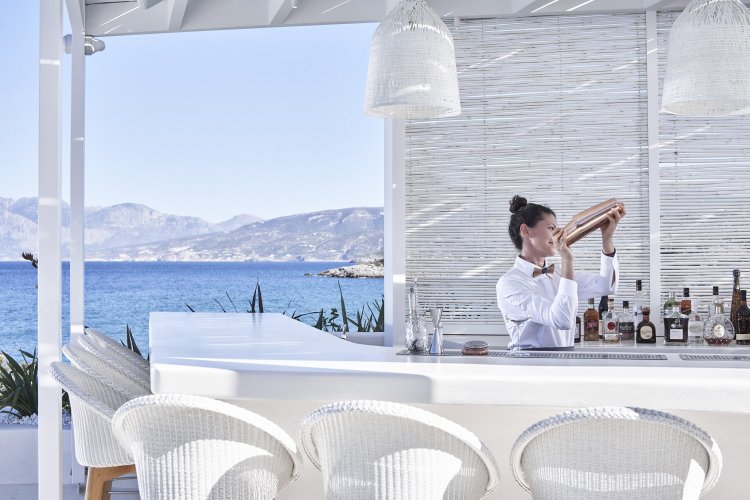 Digital Job card: Σφοδρές Βολές για την Ψηφιακή Κάρτα Εργασίας από τους Ξενοδόχους