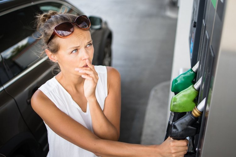 EU's new carbon Tax: Αυξήσεις σε βενζίνη, ντίζελ, φυσικό αέριο φέρνει ο νέος ευρωπαϊκός φόρος - Πόσο θα αυξηθούν οι τιμές στα καύσιμα!!