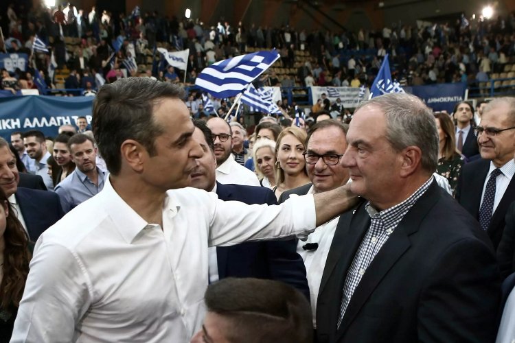 Gov & Political Affairs: Σε διάσταση οι σχέσεις Μητσοτάκη με Καραμανλή - Σε σύγχυση το γαλάζιο στρατόπεδο