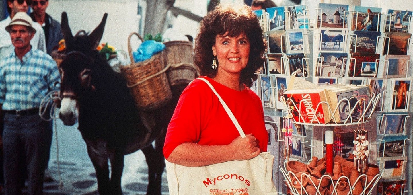 Notable Death: Ύστατο αντίο στην Pauline Collins της υπέροχης ταινίας «Shirley Valentine» που γυρίστηκε στη Μύκονο