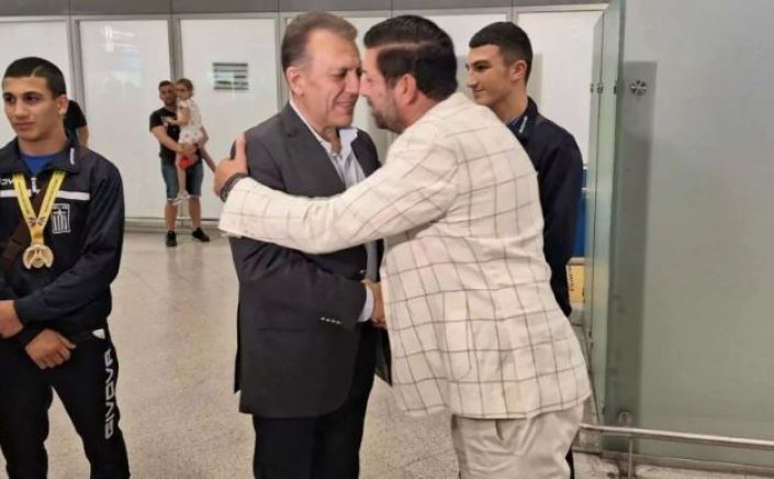 Οι προδότες υπονομεύουν τον Βρούτση και τον Μαριόλη