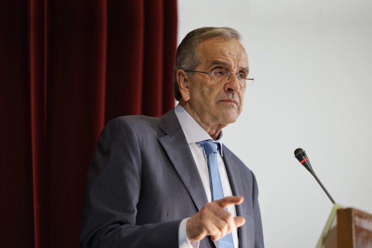 Ex - PM Samaras: Την Κυριακή ο Α. Σαμαράς ανοίγει τα χαρτιά του για το νέο κόμμα και τις σχέσεις με τον Κ. Καραμανλή