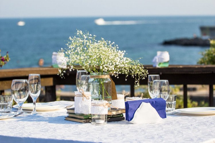 Restaurant Sales and Revenue: Βουτιά στον τζίρο της Εστίασης το καλοκαίρι του τουρισμού!! Μεγάλη χαμένη η Σαντορίνη!!