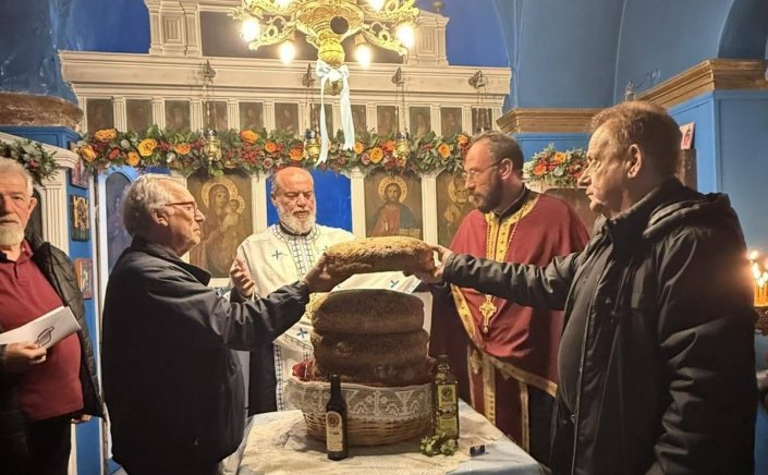 Ο Χρήστος Βερώνης παρέστη συμπροσευχόμενος στον πανηγυρικό εσπερινό του Αγίου Νικολάου στο ιστορικό εκκλησάκι της Καδένας