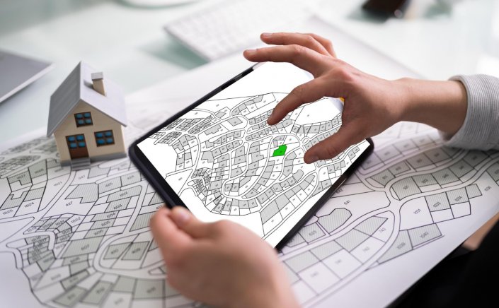 Housing Policy: Εκτός αγοράς χιλιάδες κατοικίες, λόγω ενεργειακών προδιαγραφών και αυθαιρεσιών