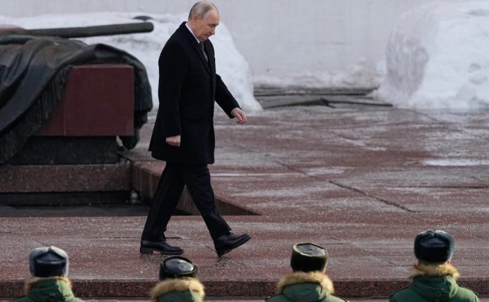 Putin’s Micawber Strategy: Το «Ποντάρισμα» στην αναμονή & το τέλμα στην Ουκρανία [Politico]