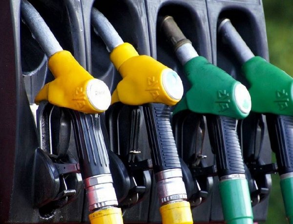 Anti-Inflation Measures Greece: Παρεμβάσεις «Μηδενικού Κόστους»!! Πώς θα λειτουργήσει το πλαφόν στα καύσιμα & η επιδότηση διυλιστηρίων!!