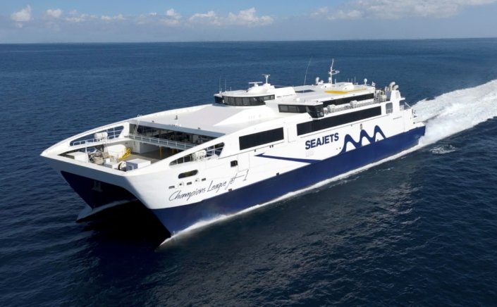 Ferry Delay: Εμπλοκή άγκυρας στο Champions League Jet στην Πάρο