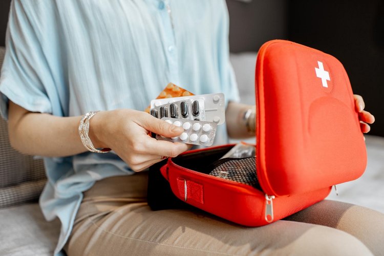 New Car First Aid Kit Rules: Τι ορίζει το ΦΕΚ για το φαρμακείο αυτοκινήτου, εφαρμόζεται με αποκλειστική ευθύνη του οδηγού!! Η λίστα των 16 υλικών και η υποχρέωση για ανανέωση κάθε 2 χρόνια για να αποφύγετε πρόστιμα [Έγγραφο]