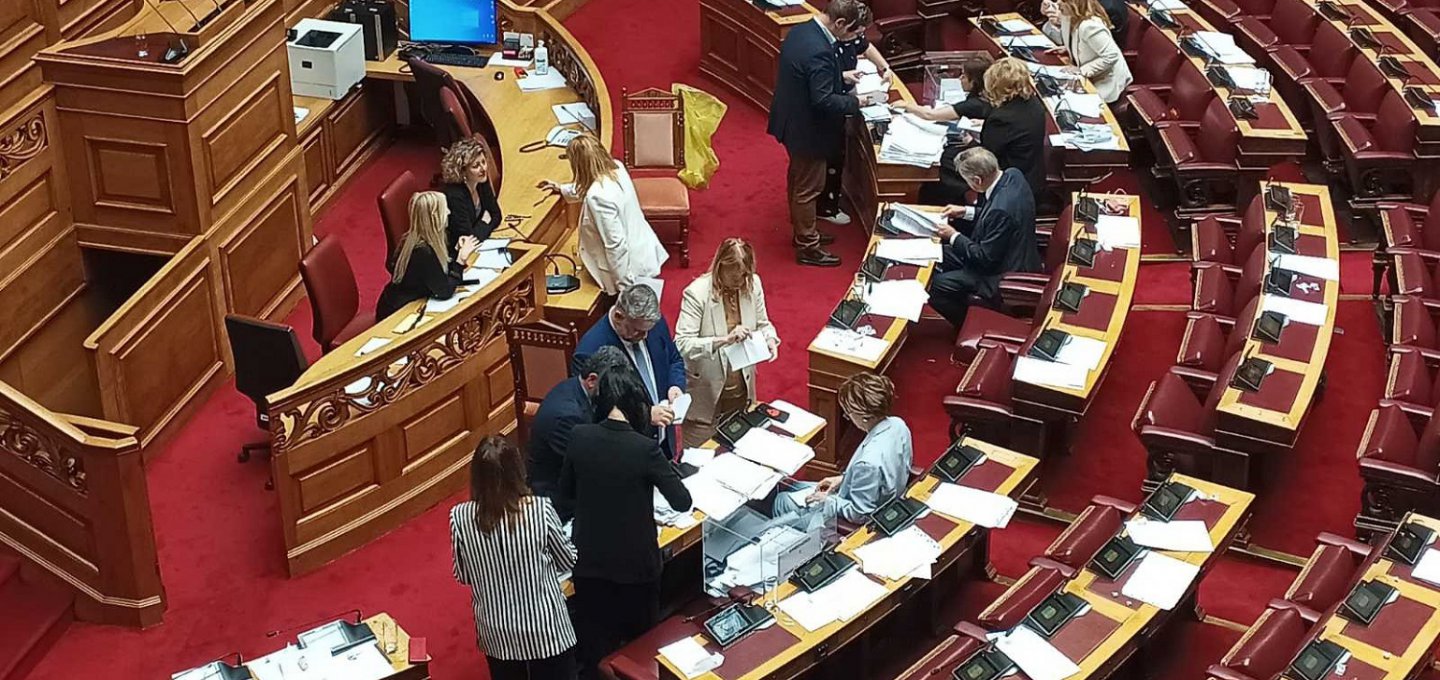 ND Parliamentary Majority Question: Έχει η ΝΔ τη «δεδηλωμένη»; Οι απώλειες και το θρίλερ της ψηφοφορίας! Το πρόβλημα συνοχής της ΝΔ & οι «βολικές» απουσίες!