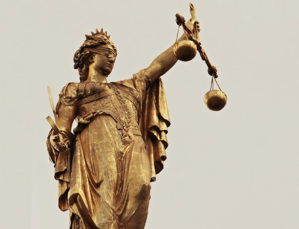 Judicial Reshuffle: Αναδιοργάνωση της Δικαιοσύνης! Ποιοι είναι οι νέοι Εφέτες και Εισαγγελείς που τοποθετούνται σε Σύρο και Νάξο! Όλες οι τοποθετήσεις νεοπροαχθέντων δικαστικών λειτουργών [Έγγραφα]