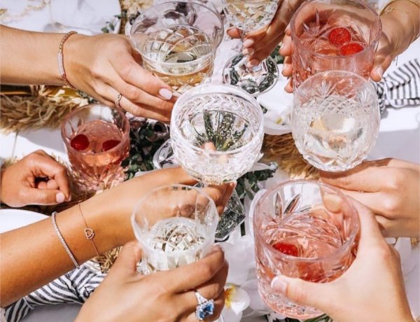 Dehydration Risks in Summer Spirits: Το μυστικό του καλοκαιριού! Το μοναδικό αλκοολούχο ποτό που δεν προκαλεί έντονη δίψα!