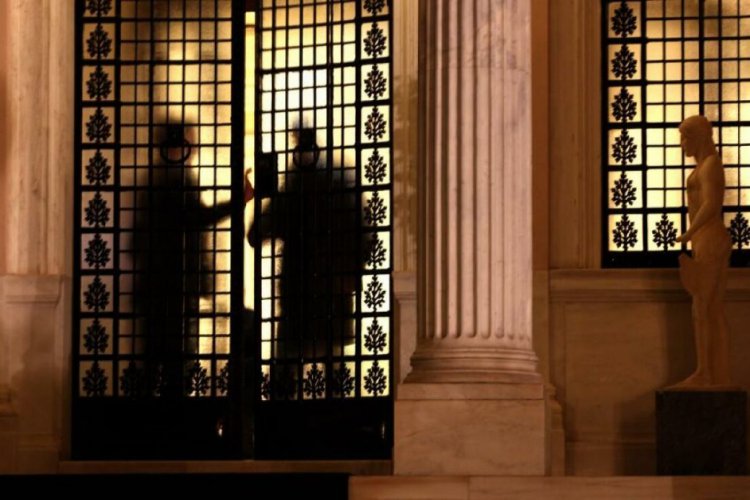 ND Poll Decline: Με δημοσκοπική κάμψη για τη ΝΔ στο 23,3% κλείνει η πολιτική σεζόν 2026! Απογοητευμένοι εκλογείς, «κόμμα Σαμαρά» & το στοίχημα του 30% που απομακρύνεται από το Μαξίμου!