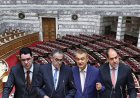 Party Defiance: Φωτιά στο Μαξίμου! Το ασυμβίβαστο Υπουργού - Βουλευτή διχάζει την κοινοβουλευτική ομάδα της ΝΔ - Τέσσερις Βουλευτές αδειάζουν την πρόταση Μητσοτάκη!