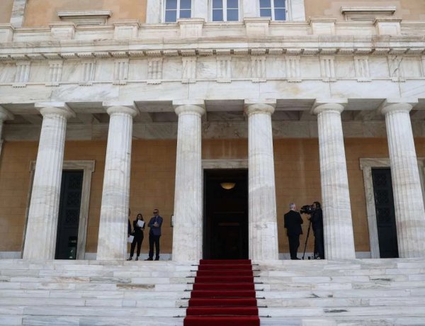 Snap Election Rumors: Φήμες για πρόωρες εκλογές 2026! Τι συζητιέται στα «πηγαδάκια» στο περιστύλιο της Βουλής!