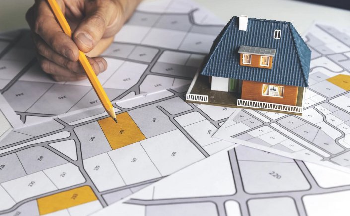 Spatial Planning Law: Τι ισχύει για τα «τυφλά» οικόπεδα με δουλεία διόδου!