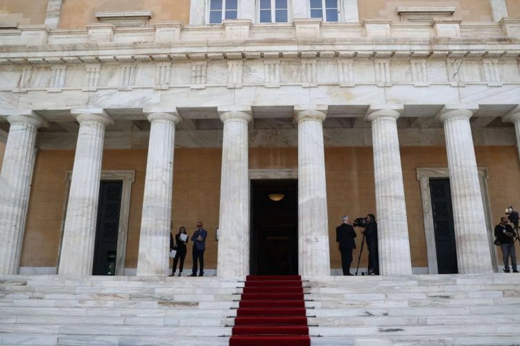 Snap Election Rumors: Φήμες για πρόωρες εκλογές 2026! Τι συζητιέται στα «πηγαδάκια» στο περιστύλιο της Βουλής!