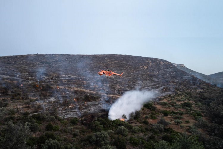 Paros Wildfire Evacuations: Νέα αναζωπύρωση της φωτιάς στην Πάρο! Το 112 προειδοποιεί για εκκένωση από Άσπρο Χωριό προς Δρυό & από Καμάρι προς Αλυκή!