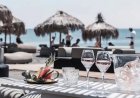 Beachfront Economics: Το χρηματιστήριο της ξαπλώστρας το 2026! Ο «χάρτης» του κόστους στις παραλίες, από τη Μύκονο έως την Πάρο!