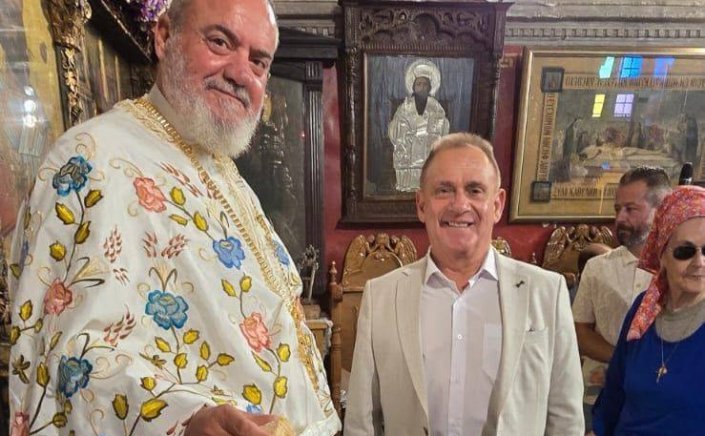 The Dormition of the Theotokos - Χρήστος Βερώνης:  Η «Αυθεντική Μύκονος» του Δεκαπενταύγουστου και η ολόψυχη ευχή «Η Παναγία να Σκέπει και να Προστατεύει Κάθε Μυκονιάτικο Σπιτικό»