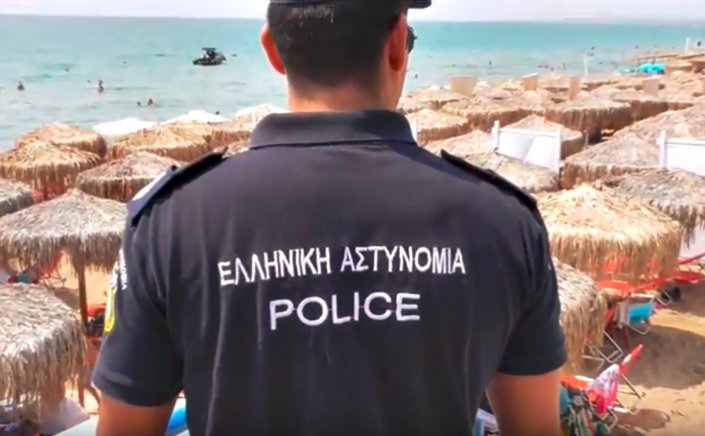 Beach Encroachment Crackdown: Εντατικοί έλεγχοι της ΕΛ.ΑΣ. για τη χρήση του αιγιαλού, στο Νότιο Αιγαίο! Έξι συλλήψεις σε Μύκονο & Ρόδο, για αυθαίρετη κατάληψη αιγιαλού!