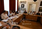 Mykonos Council: Το Δημοτικό Συμβούλιο Μυκόνου διαχειρίζεται Αμοιβές Πολιτικής Συμμετοχής, Αθλητικές Υποδομές και Trail Run σε Τακτική Συνεδρίαση [Πλήρης ανάλυση]