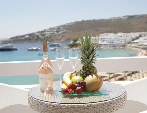 Hospitality Reform - Hellenic Health Foundation: Πέντε άξονες της ΠΟΞ για την ενίσχυση της ανταγωνιστικότητας του ελληνικού τουρισμού! Ζητούν μείωση ΦΠΑ & κανόνες στο Airbnb!