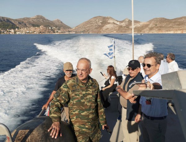 Mitsotakis Visits Stroggyli & Ro: Μητσοτάκης από το Καστελόριζο! Συμβολική επίσκεψη σε Στρογγύλη και Ρω!