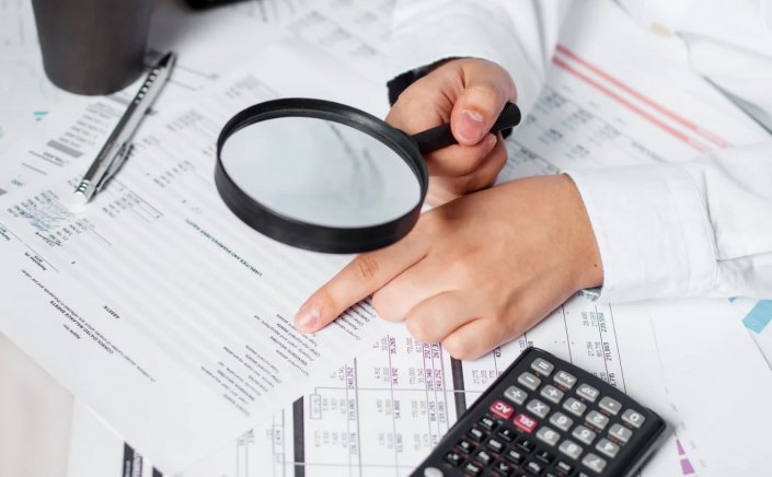 Tax Compliance Crackdown: Ποιους θα ελέγξει η εφορία! Πώς οι Φορολογικοί έλεγχοι θα διασταυρώσουν καταθέσεις, εισοδήματα & δαπάνες!
